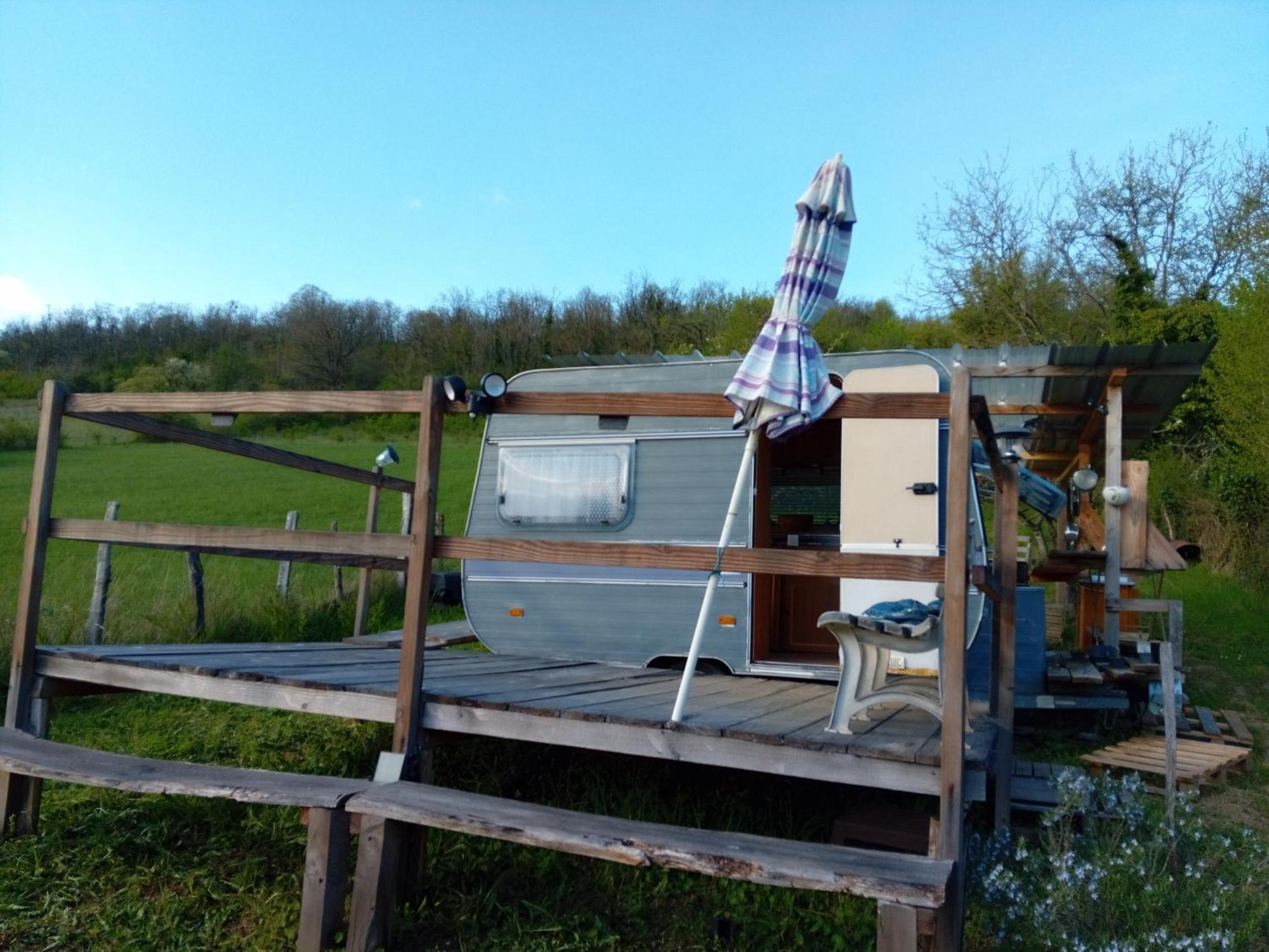 Campingfiz Varzy Bagian luar foto